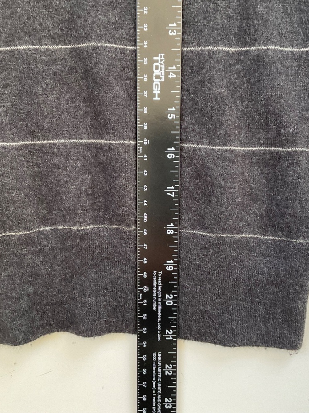 Vince 100% Cashmere Striped Crewneck Sweater Sz S Gray Soft Quiet Luxury Neutral - Picture 4 of 10